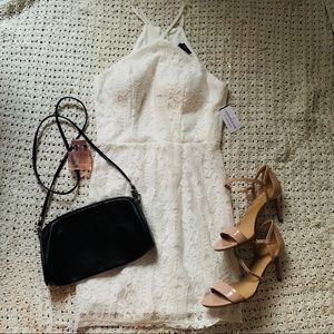 Windsor White Halter Zip Up Dress🌸